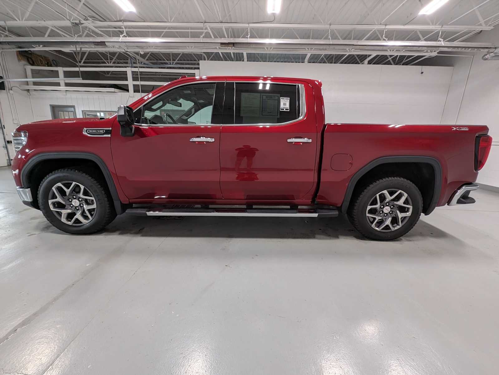 2022 GMC Sierra 1500 SLT - Photo 11
