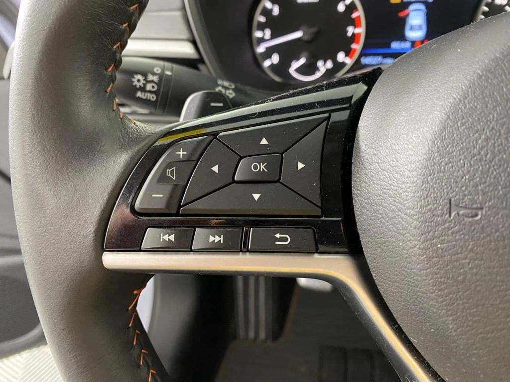 Used 2023 Pearl Nissan 2.5 SR image 14