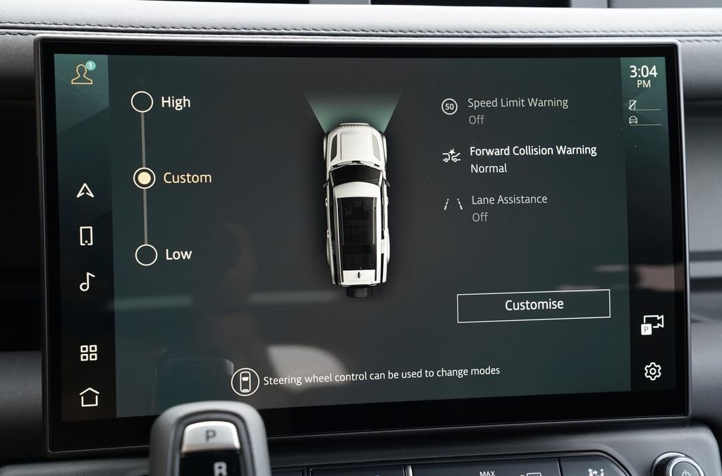 New 2026 Fuji White Land Rover X-Dynamic SE image 23