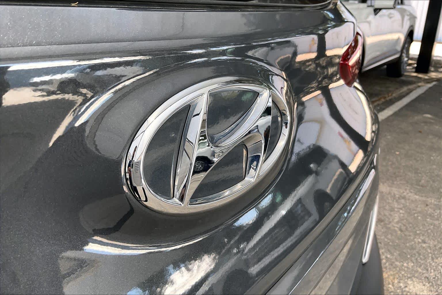 Used 2023 Ecotronic Gray Hyundai SEL image 31