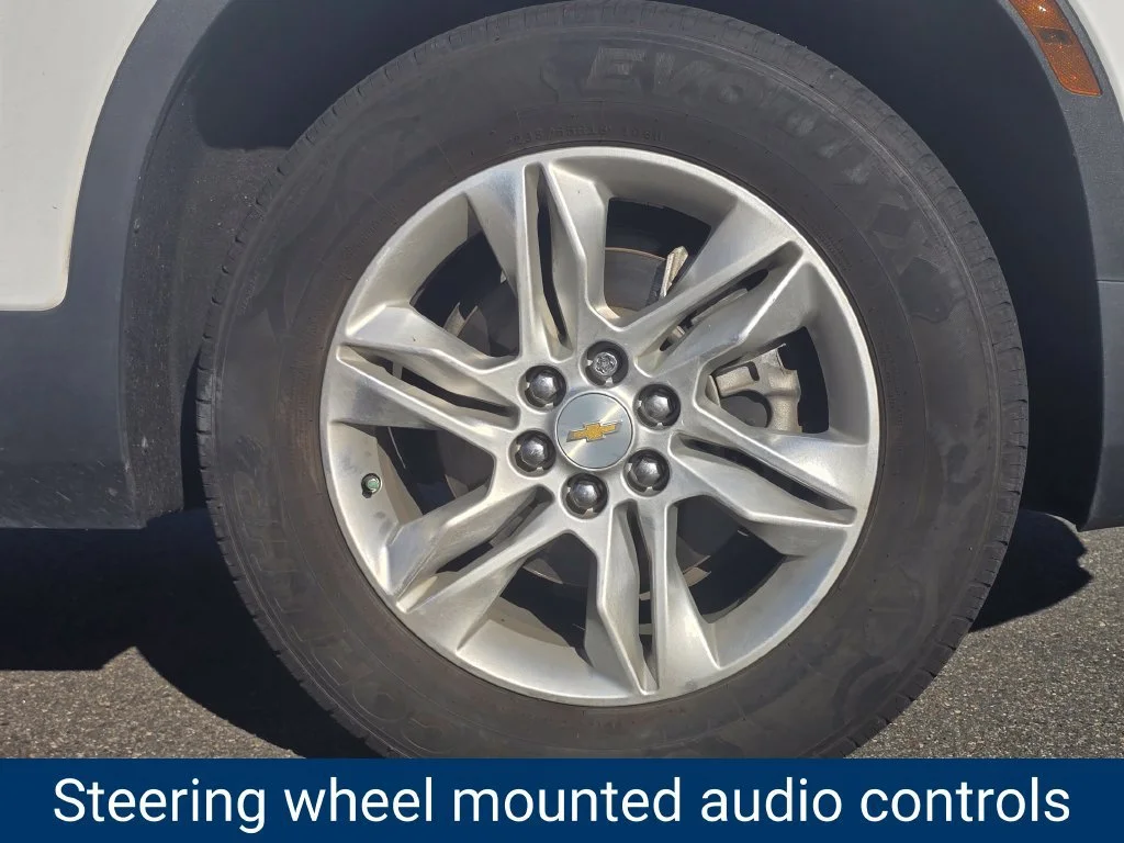 Certified Used 2022 SUMMIT WHITE Chevrolet LT image 9
