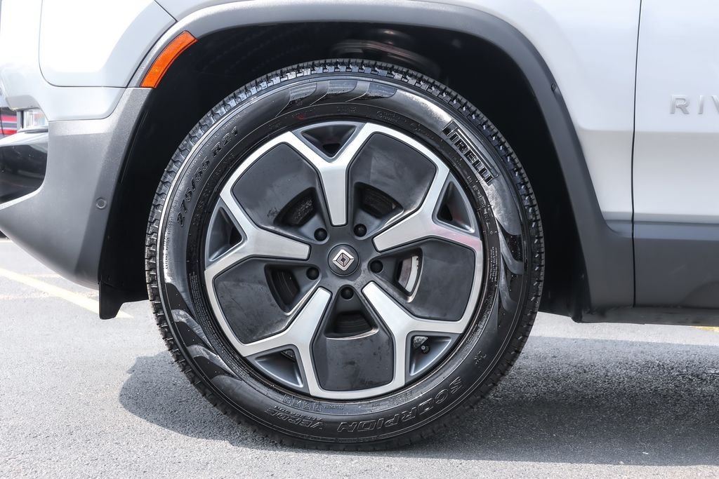 Used 2024  Rivian Adventure Dual Motor Max Pack image 18