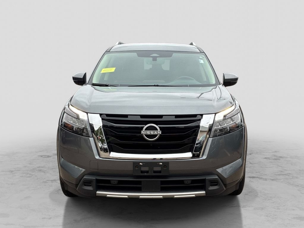Used 2025 Gray Nissan SL image 2
