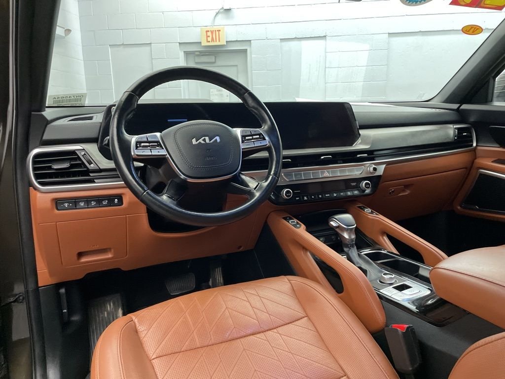 Used 2024 Green Kia EX X-Line image 12