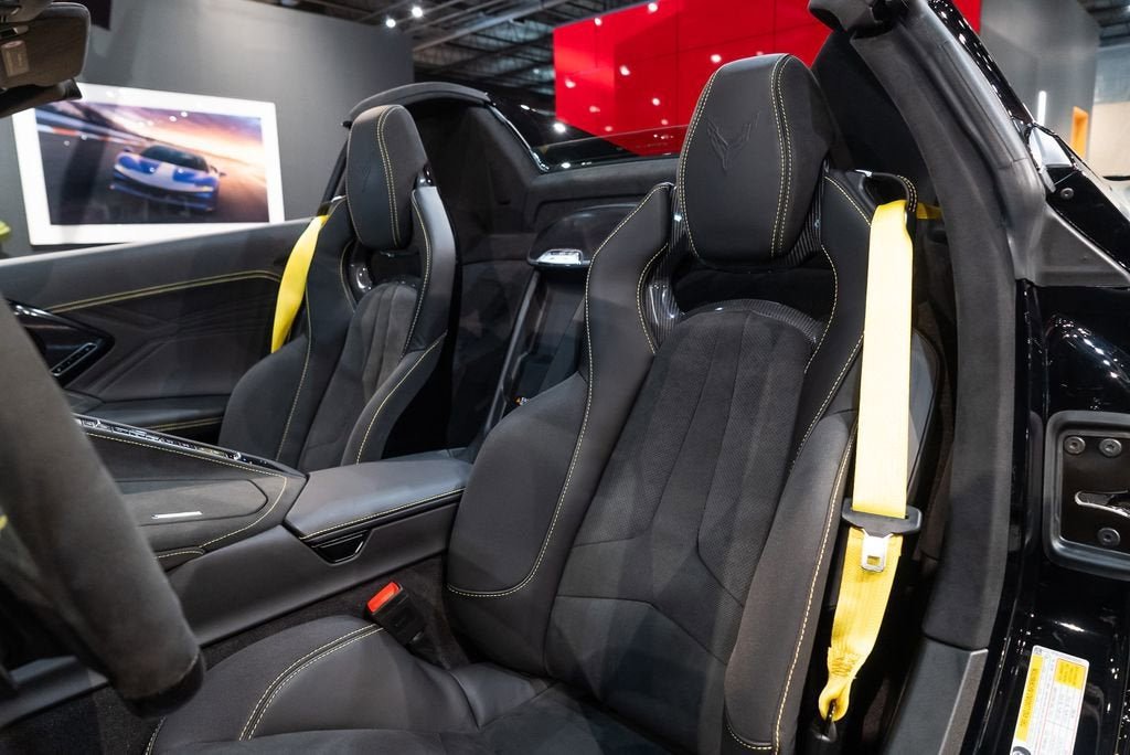 Used 2025 Black Chevrolet Z06 image 21