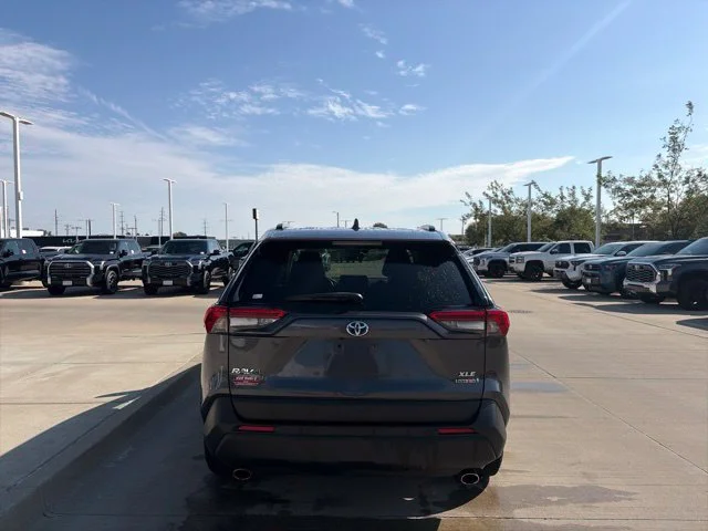 Used 2019 Gray Toyota XLE image 6