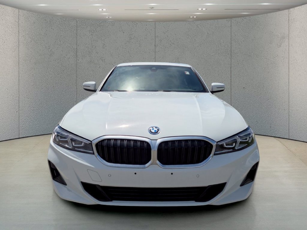 2023 BMW 3 Series 330e - Photo 12