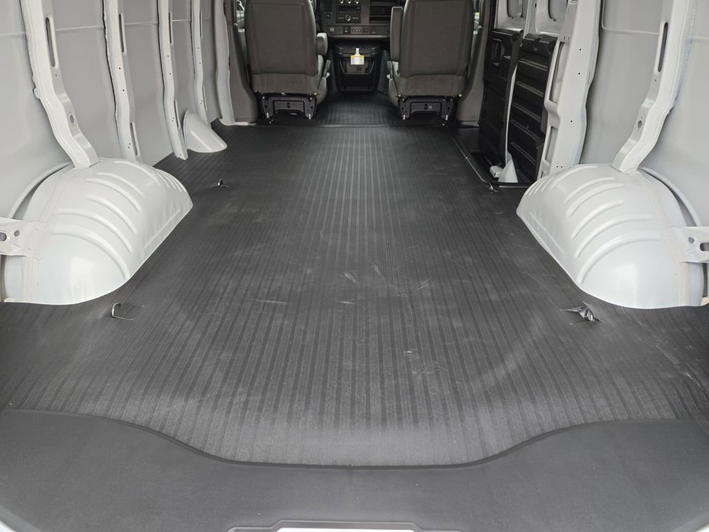 2025 Chevrolet Express Cargo Work Van - Photo 21
