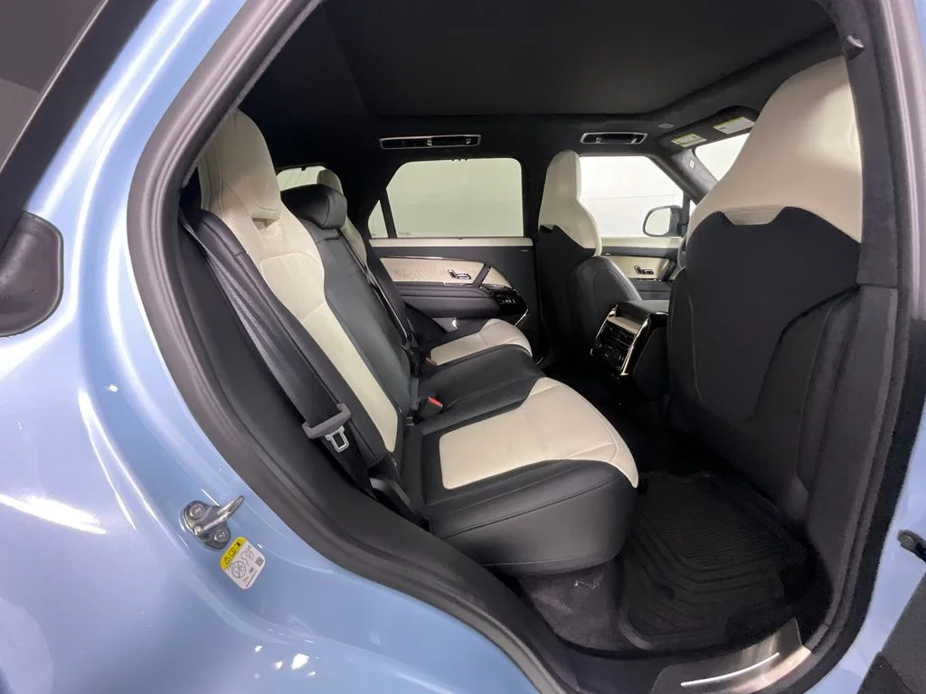 Used 2025 Blue Land Rover SV Edition Two image 22