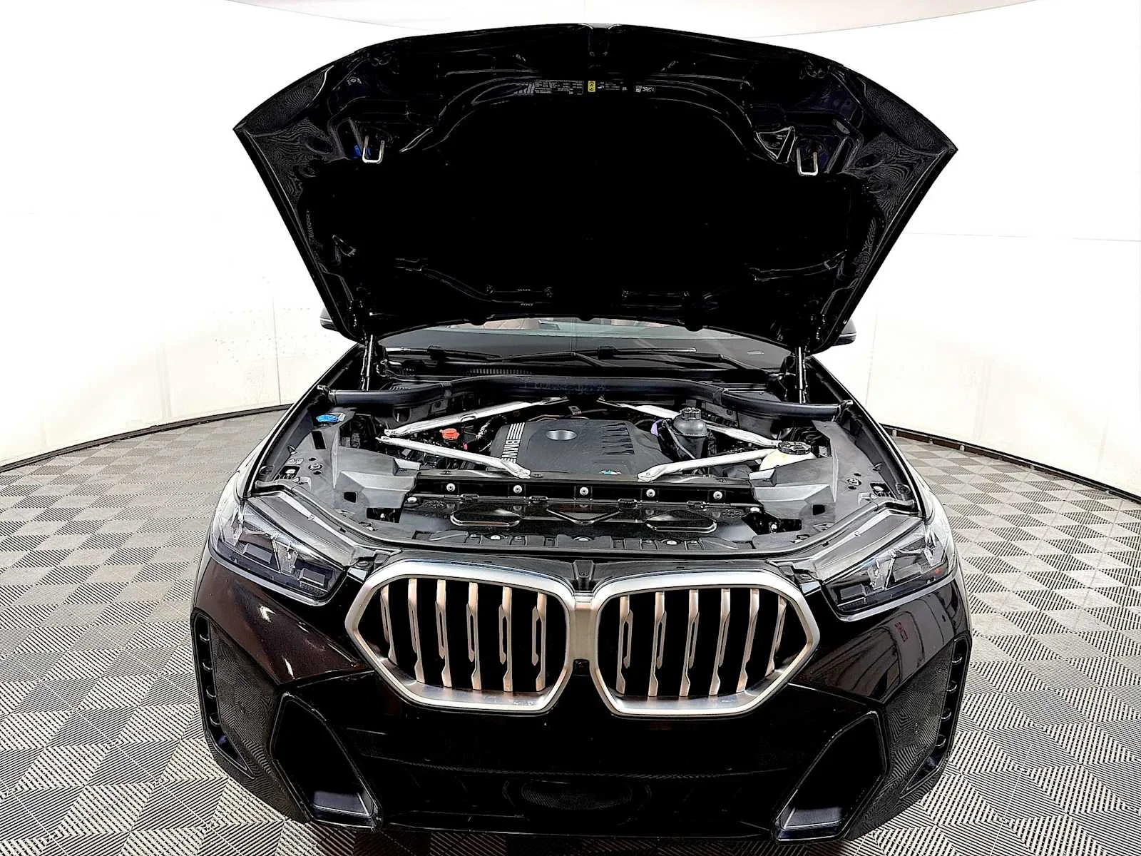 Certified Used 2024 Black Sapphire Metallic BMW xDrive40i image 31