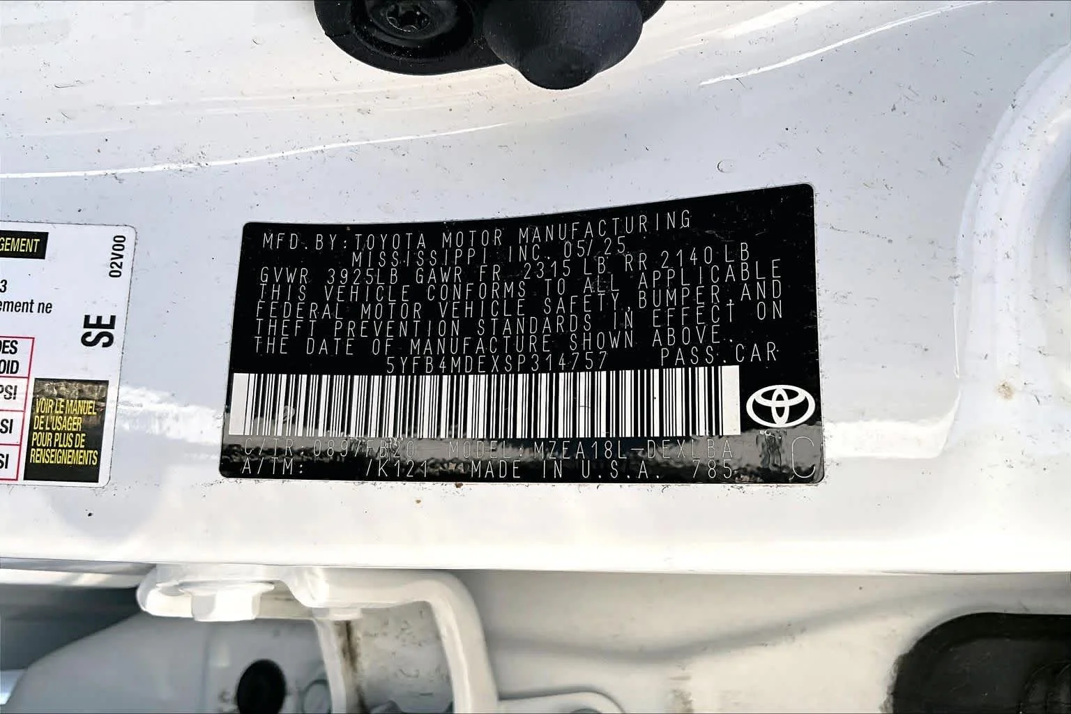 Used 2025 Wind Chill Pearl Toyota LE image 36