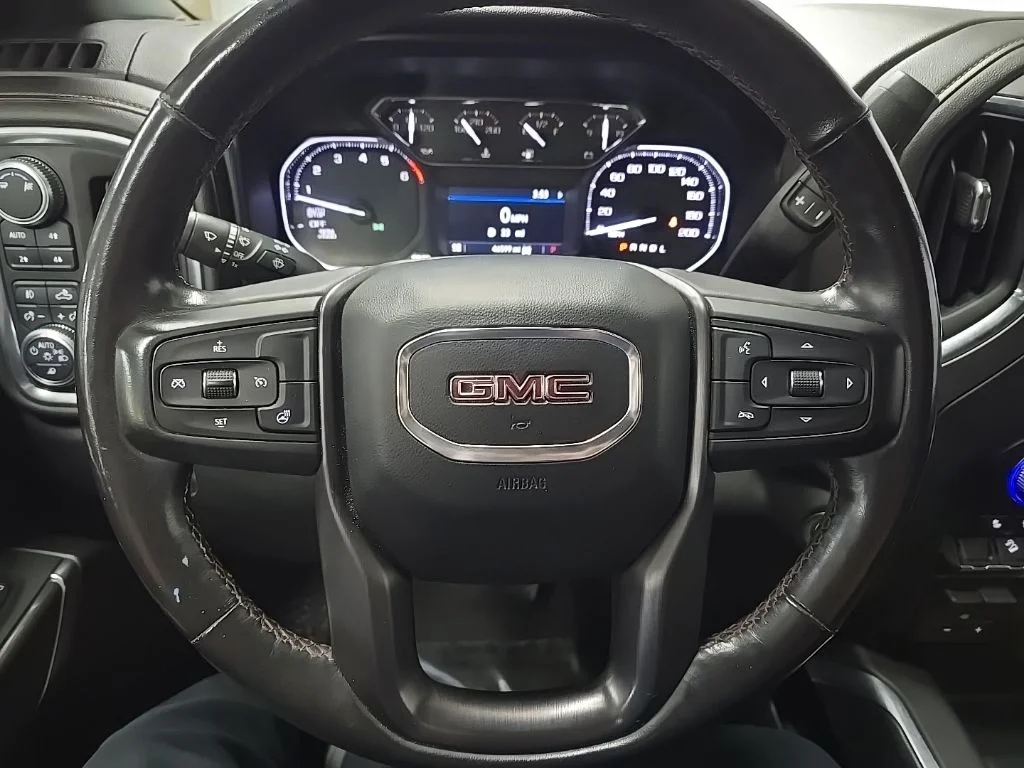 Used 2019 White GMC AT4 image 18