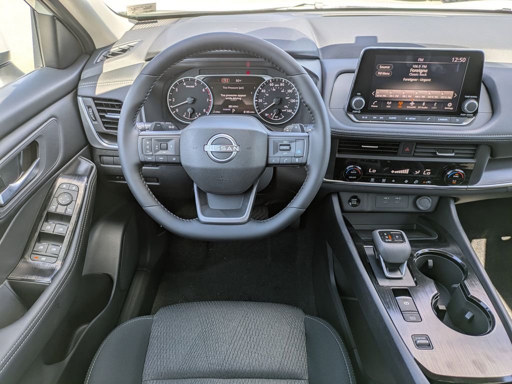 2026 Nissan Rogue SV - Photo 15