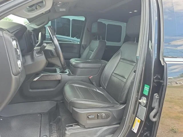 Used 2021 Black GMC Denali image 10