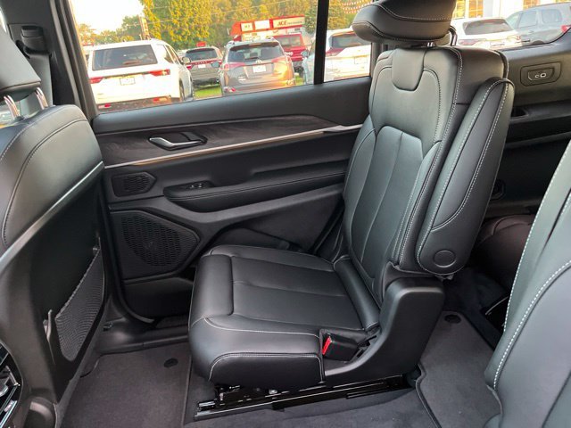 Used 2027 Gray Jeep Limited image 15