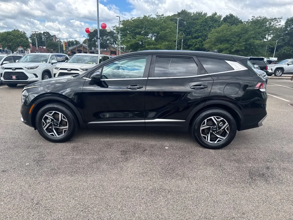 Used 2024 Black Kia LX image 4