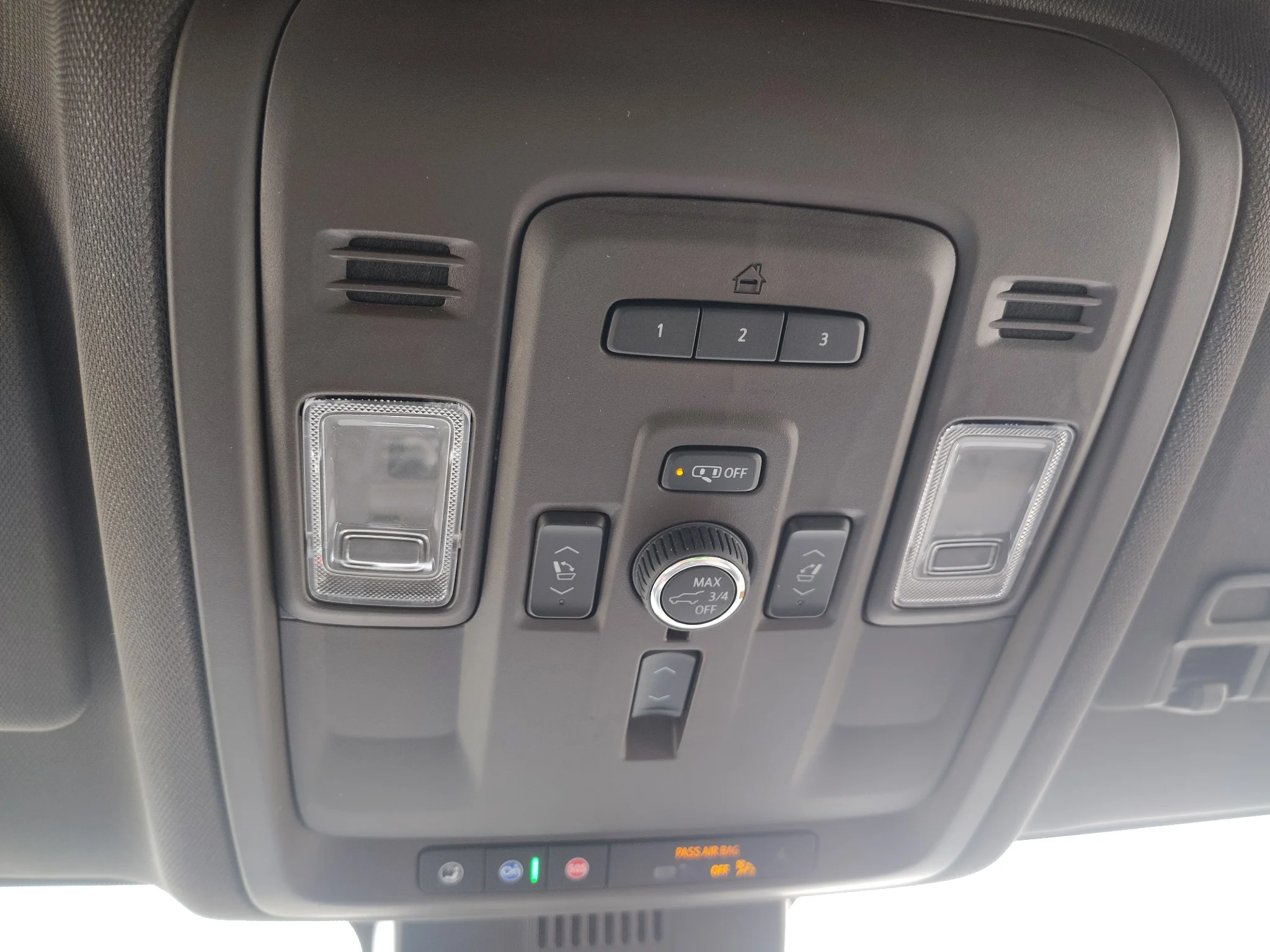 Used 2024 Frost GMC SLT image 25