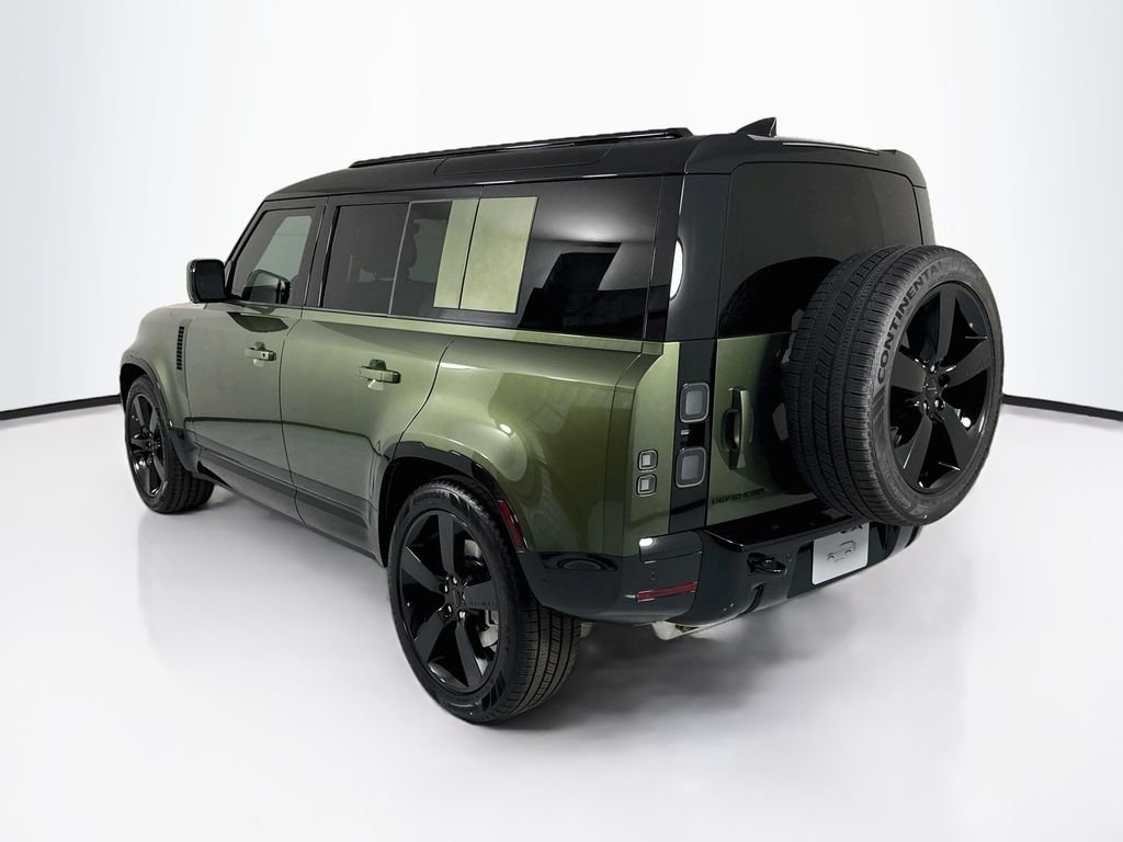 New 2026 Woolstone Green Land Rover X-Dynamic SE image 7
