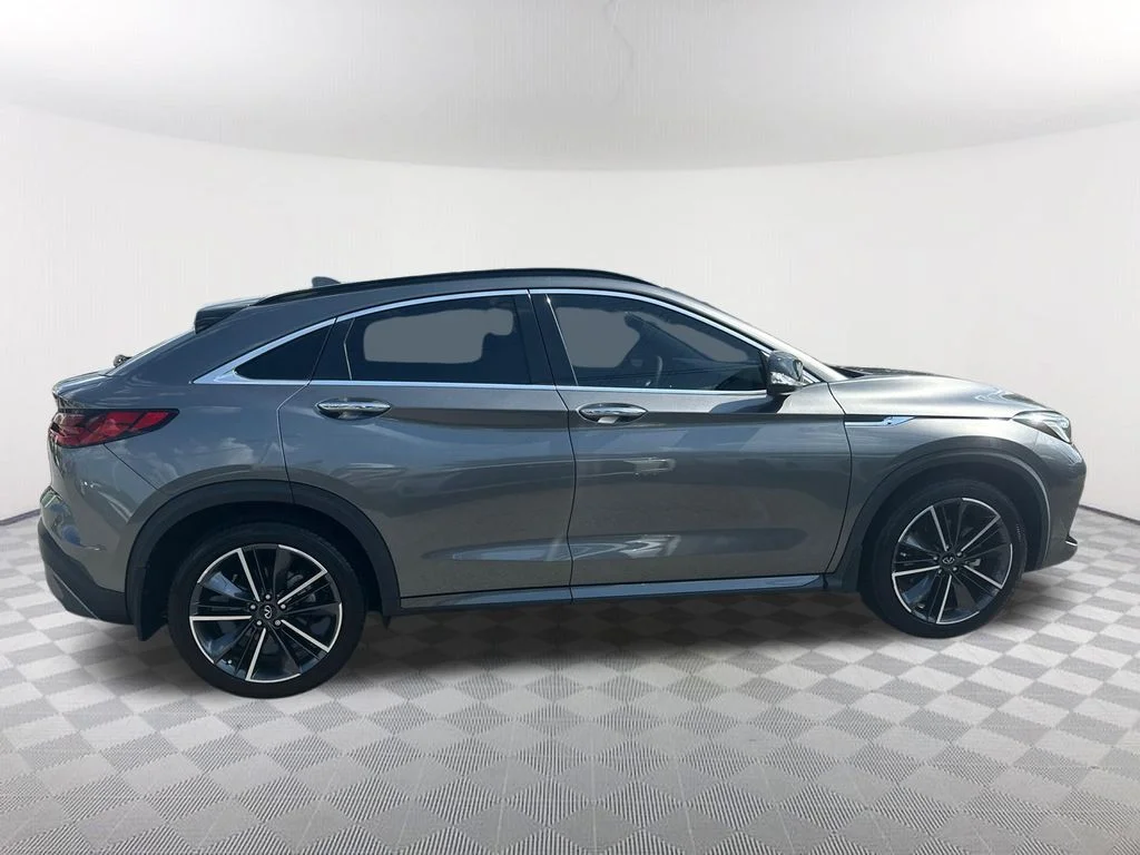 Used 2023 Gray INFINITI LUXE image 4