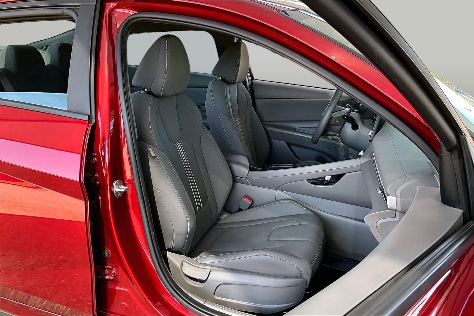 Used 2023 Ultimate Red Hyundai SEL image 9