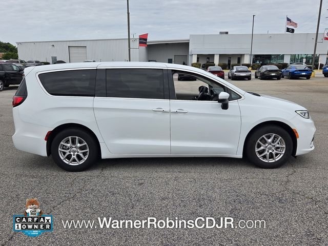 Used 2023 White Chrysler Touring L image 17