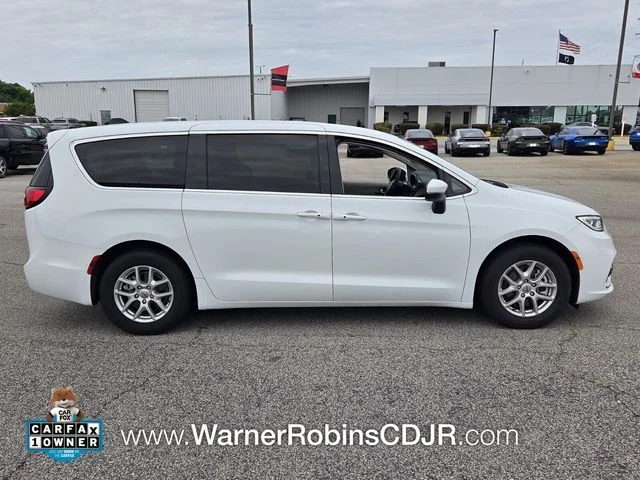 Used 2023 White Chrysler Touring L image 17