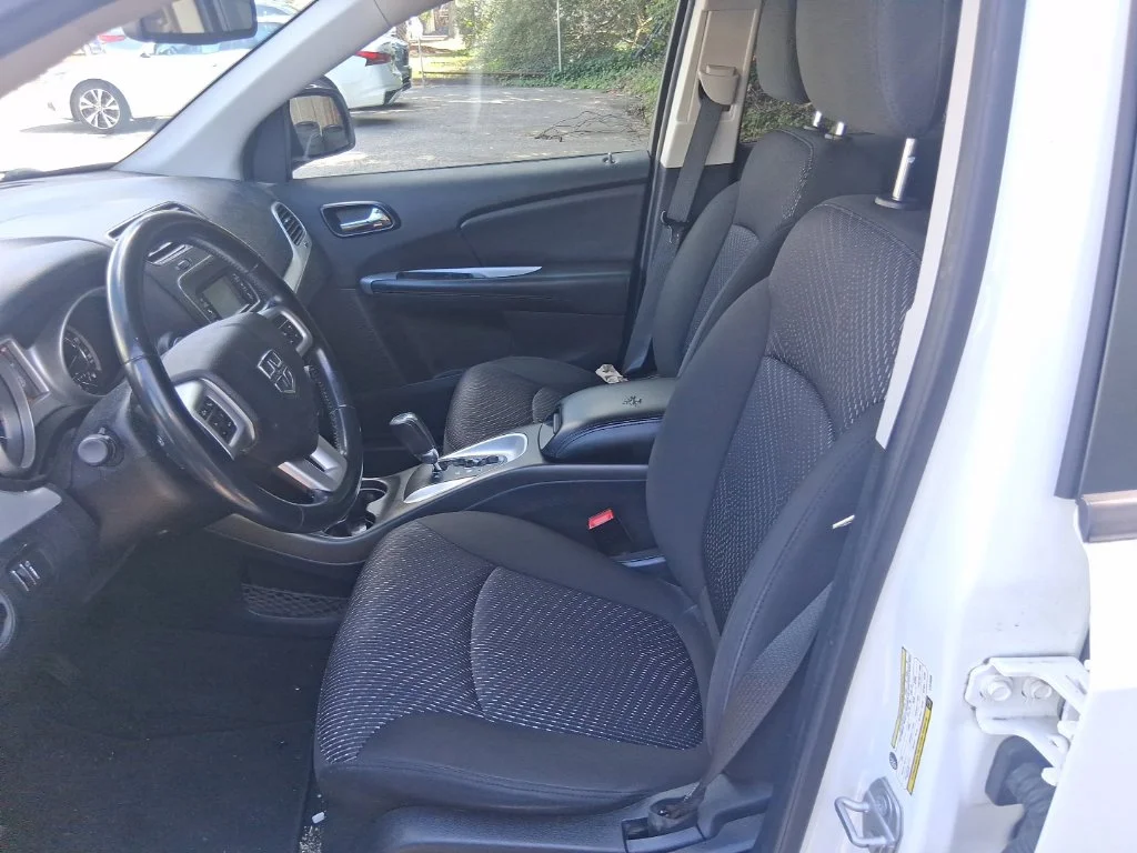 Used 2020 White Dodge SE image 7