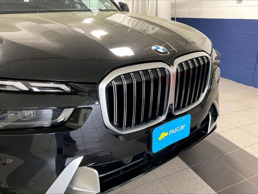 Used 2025 Black BMW xDrive40i image 30