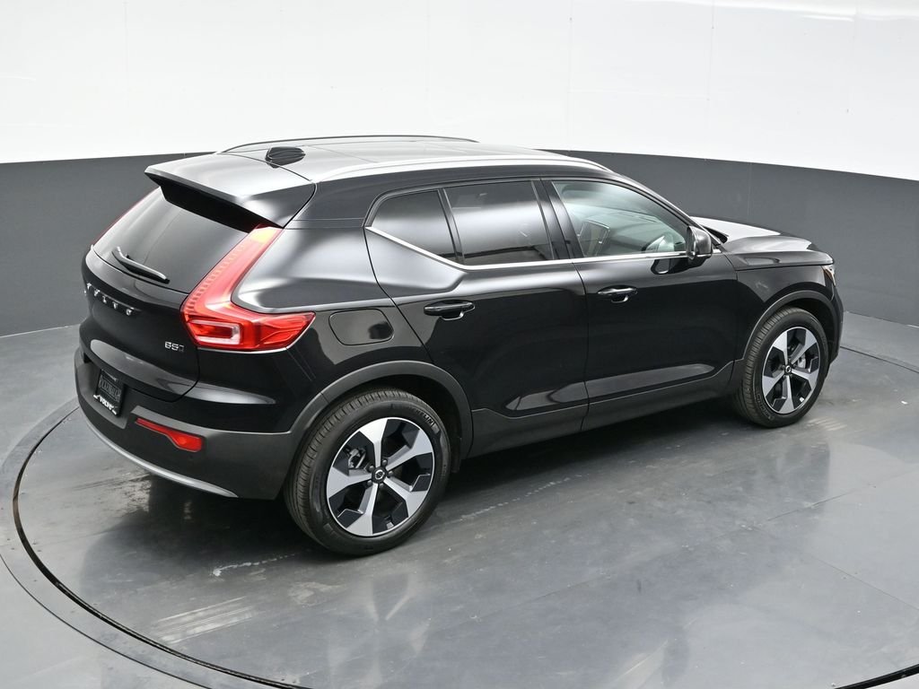 2025 Volvo XC40 Core - Photo 26