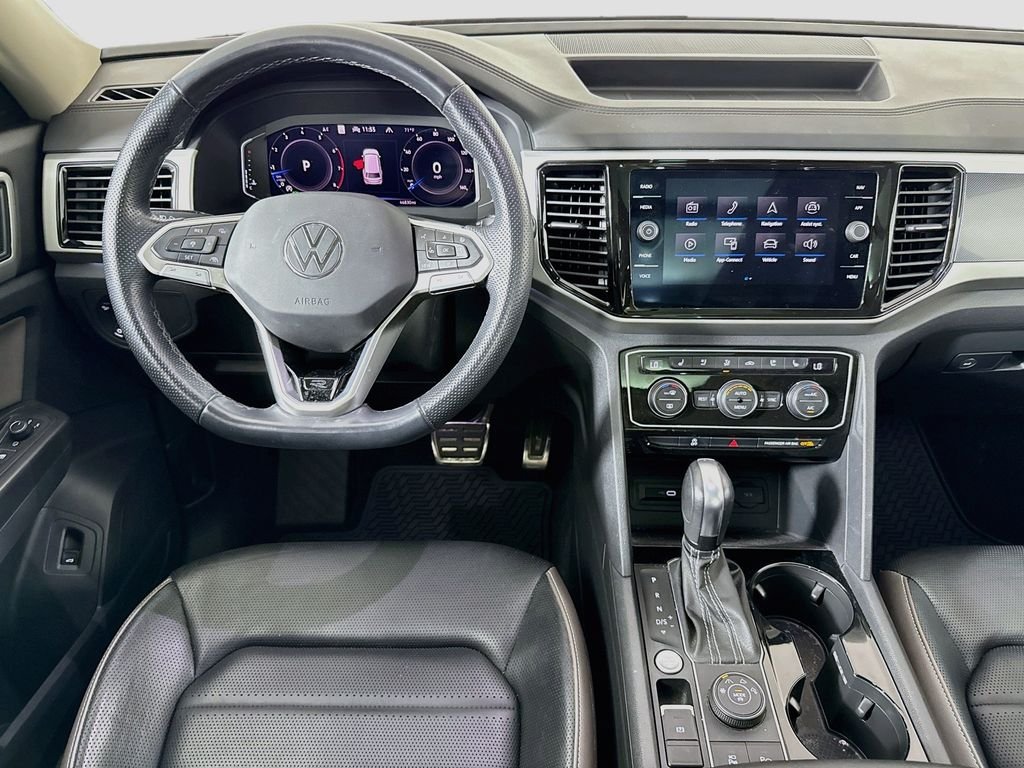 Used 2022  Volkswagen 3.6L V6 SEL Premium R-Line image 23