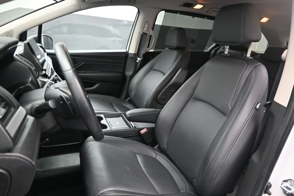 Certified Used 2025 White Honda EX-L image 17