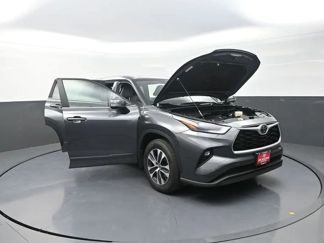 Used 2023 Gray Toyota XLE image 38