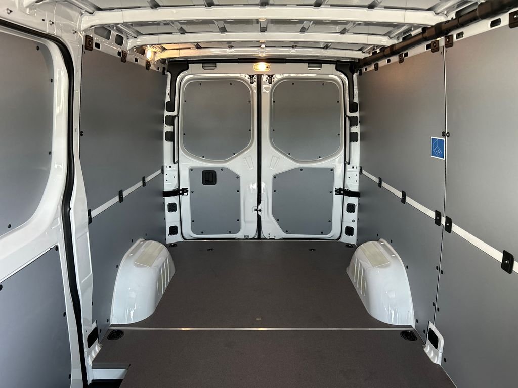 New 2026 Arctic+White Mercedes-Benz Cargo 144 WB image 23