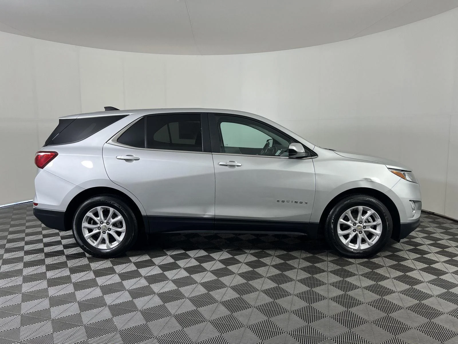 Used 2021 Silver Ice Metallic Chevrolet LT image 2