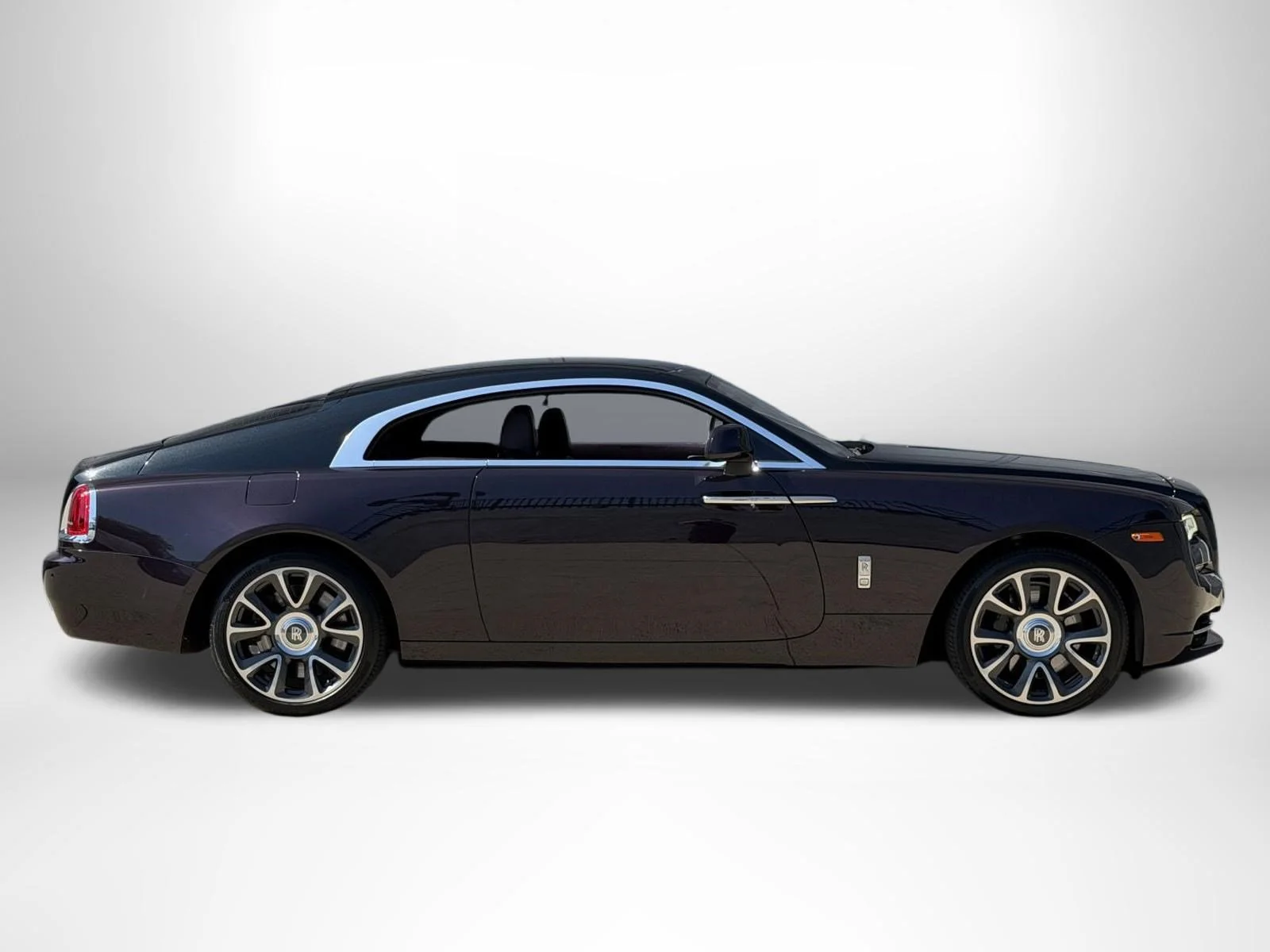 Used 2018 Twilight Purple Rolls-Royce  image 2