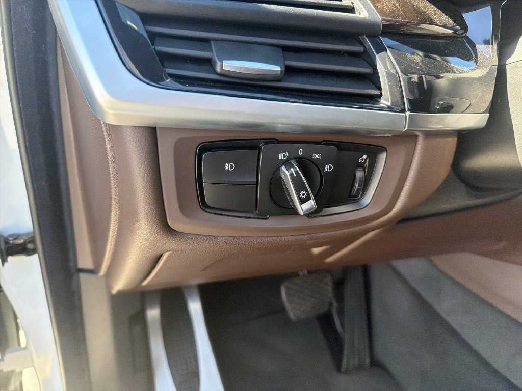 2016 BMW X5 xDrive50i - Photo 11