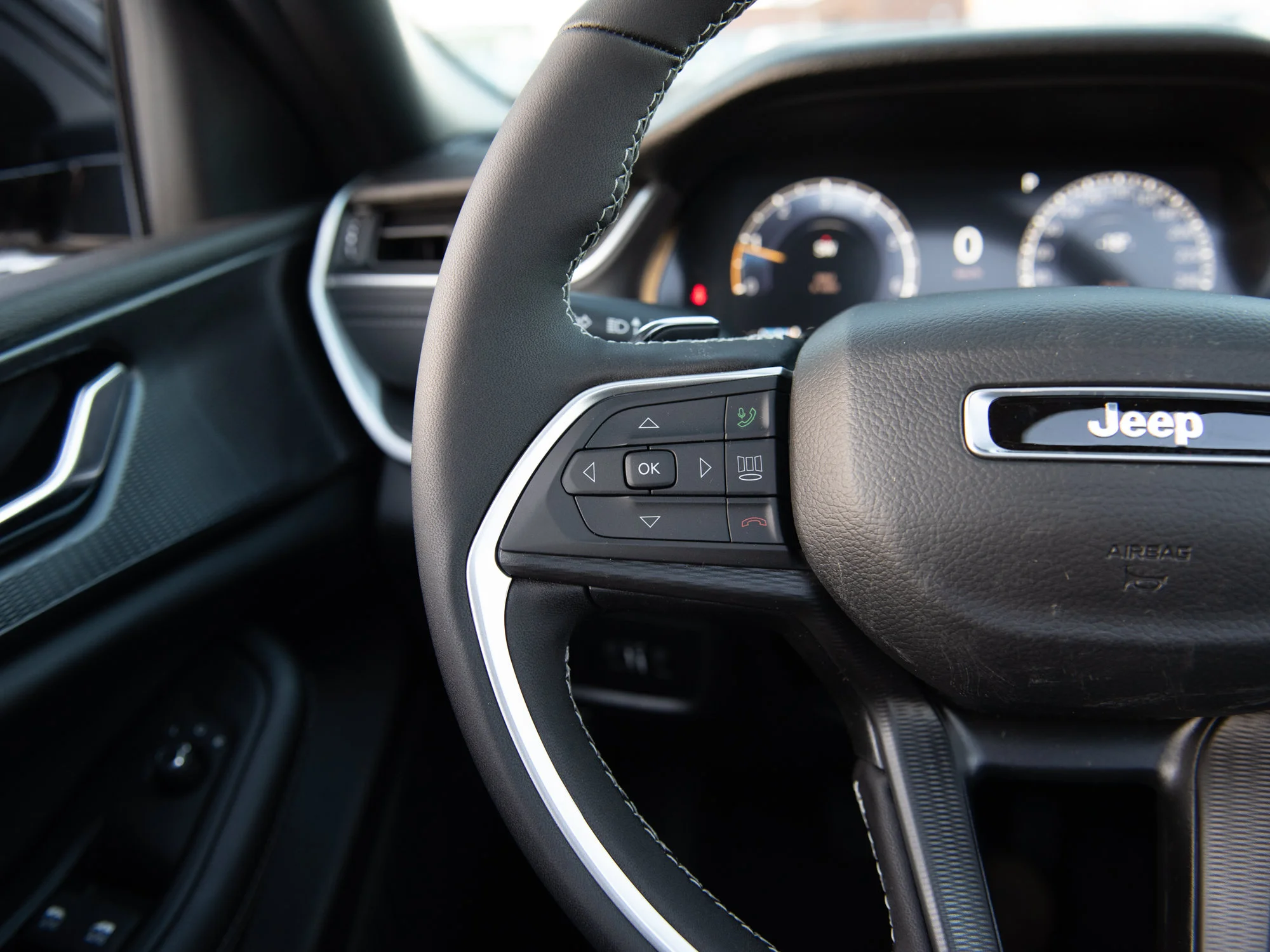 New 2025 Grey Jeep Altitude* image 12