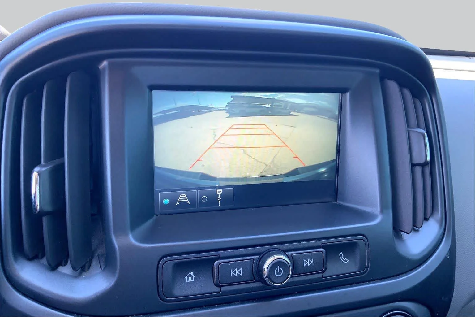 Used 2018 ONYX BLACK GMC 2WD image 25