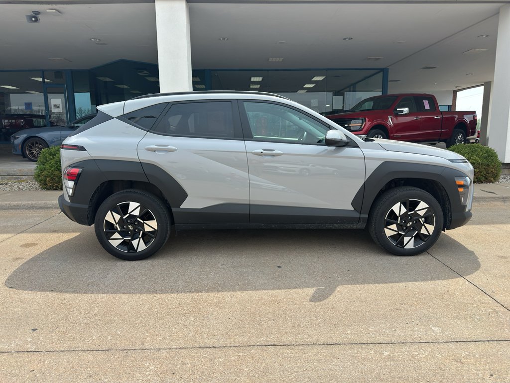 Used 2025 Cyber Gray Metallic Hyundai SEL image 7