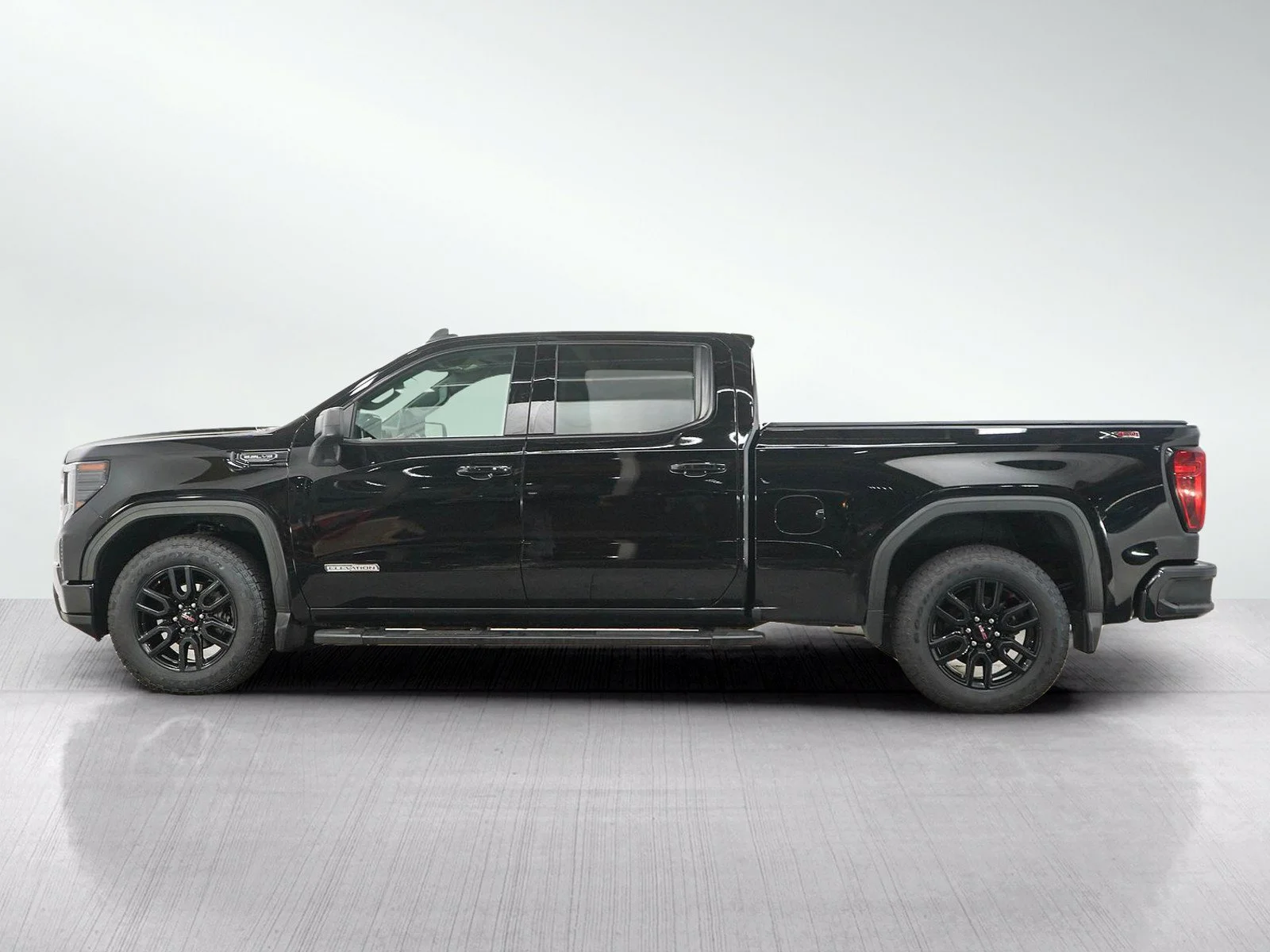 Used 2023 GMC Sierra 1500 Elevation with VIN 1GTUUCED3PZ166182 for sale in Roseville, Minnesota