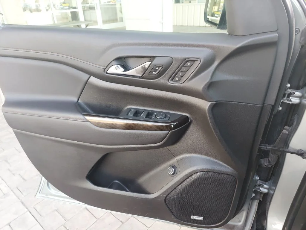 Used 2023 Silver GMC AT4 image 15