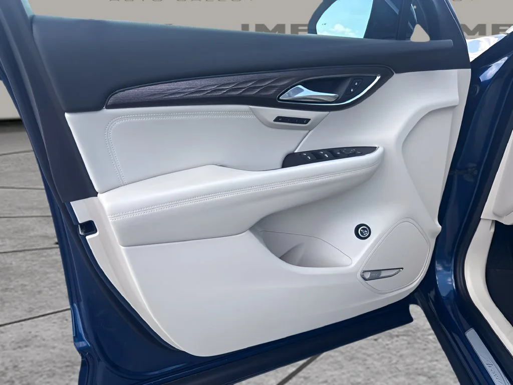 Used 2022 Blue Buick Avenir image 23