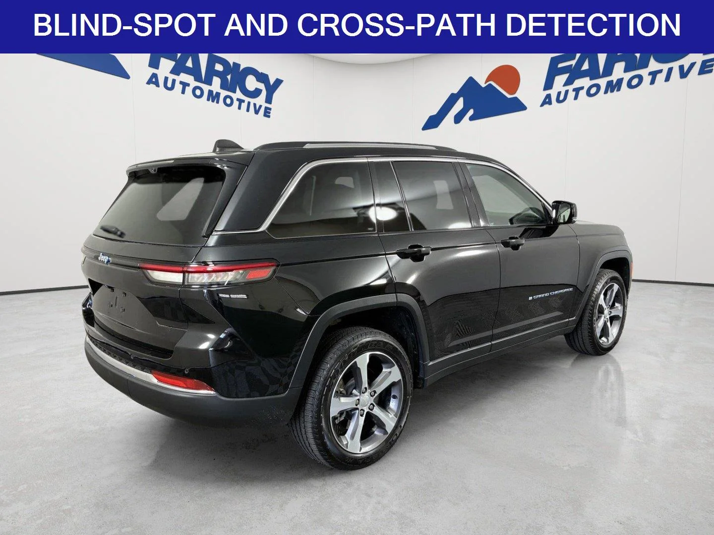 Used 2023 Diamond Black Crystal Pearlcoat Jeep 4xe image 5
