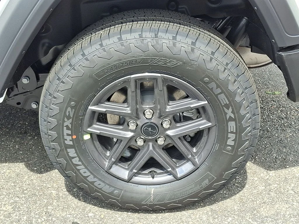 New 2026 Bright White Clear-Coat Exterior Paint Jeep Sport S image 5