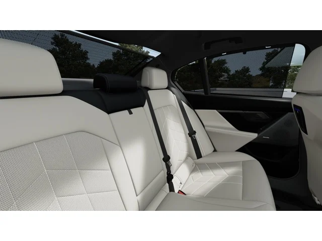 2027 BMW 5 Series 550e - Photo 12