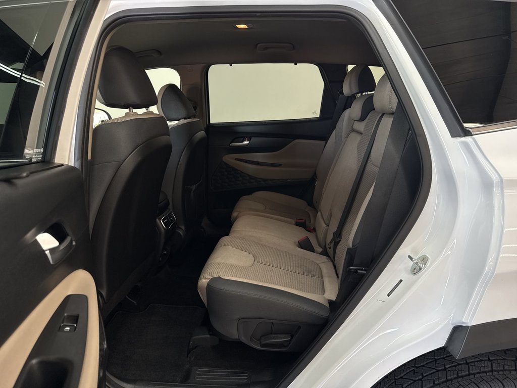 2022 Hyundai Santa Fe SEL - Photo 16