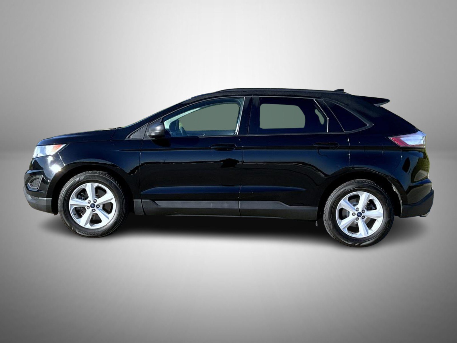 Used 2018 Black Ford SE image 9