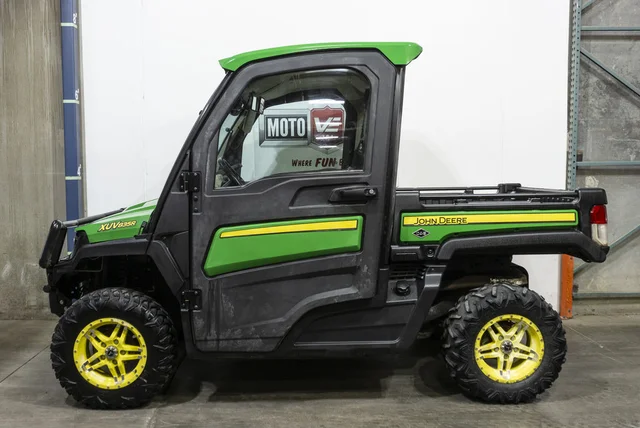 2019 John Deere XUV835R 