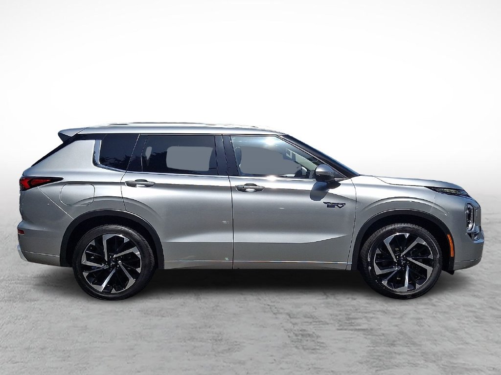 Used 2024 Silver Mitsubishi SEL image 7