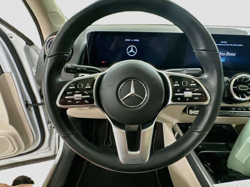 Used 2023 White Mercedes-Benz GLB 250 image 12